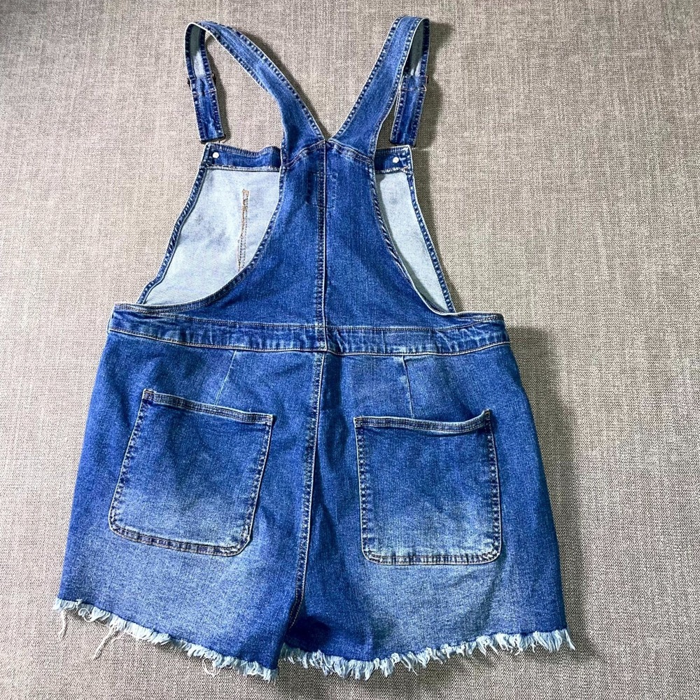 No Boundaries Overall Shorts Womens 2XL Blue Denim high Rise Frayed Hem V Neck - Picture 2 of 14